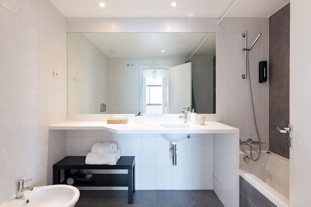 For The Lovers- Downtown Lisbon- Free Parking Appartement